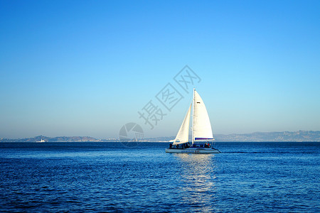 蓝白高级感旧金山帆船背景