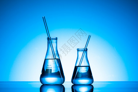 化学实验锥形烧瓶玻璃棒高清图片