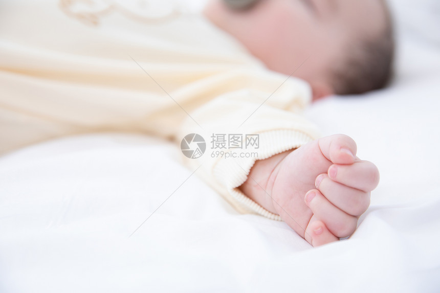 婴儿睡觉睡眠手部特写图片