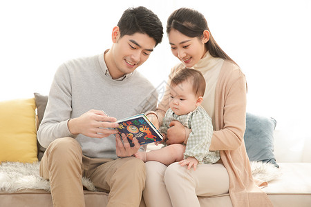 爸爸讲故事爸爸妈妈给婴儿看书讲故事背景