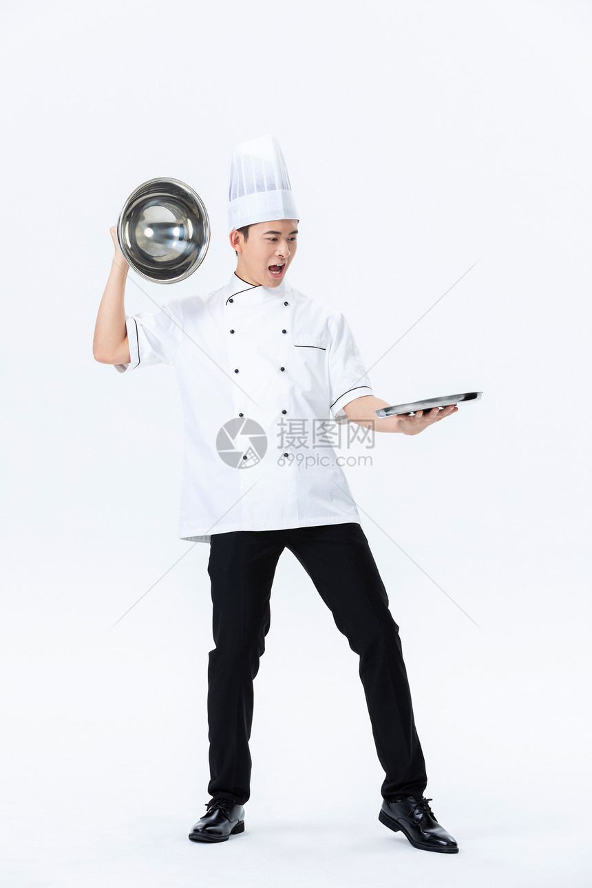 托着托盘的厨师图片