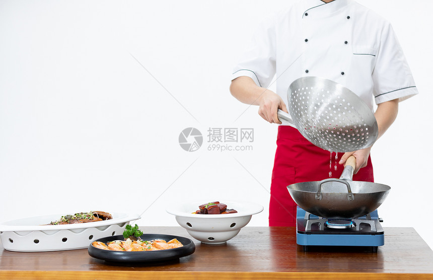 厨师炒菜形象特写图片