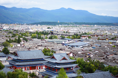 云南丽江古城全景背景图片