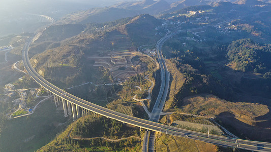 中国高速贵州山区大通道水兴高速背景