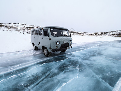 俄罗斯贝加尔湖公共旅客短驳车背景图片