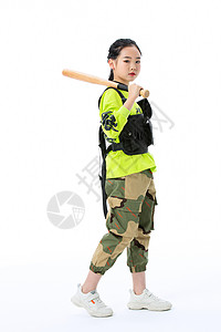 女生打棒球时尚嘻哈潮流儿童拿着棒球棒背景