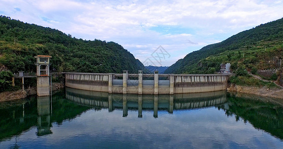 天河潭景区凤凰长潭岗水库背景