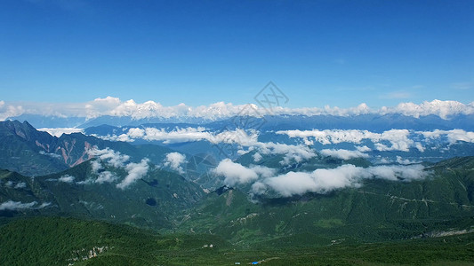 日光灯管彩色牛背山云海背景