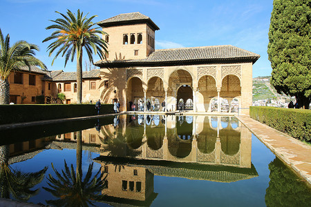 西班牙风格西班牙故宫阿尔罕布拉宫庭院背景