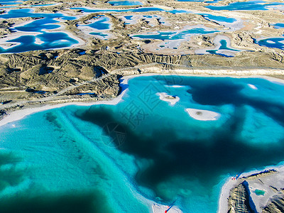 柴青海翡翠湖美景背景