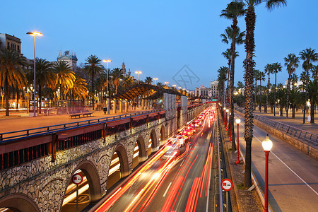 巴塞罗那城市夜景车流高清图片