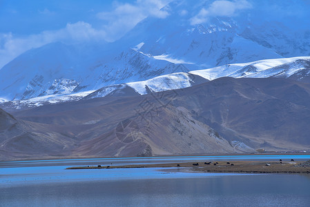 帕米尔山脉新疆帕米尔高原白沙湖背景