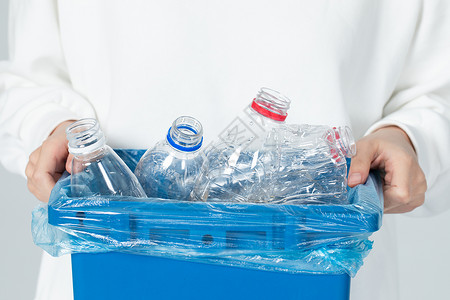 爱护公共环境垃圾分类环保回收塑料瓶背景