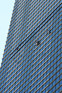 玻璃风51劳动节背景摩天大厦保洁蜘蛛人背景