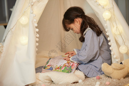 儿童绘本素材小女孩睡前读故事书背景