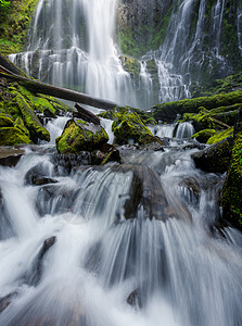 瀑布风光图片