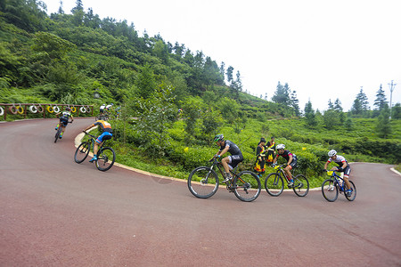 山地自行车赛高清图片