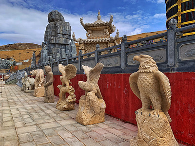禿鹫四川甘孜藏族自治州色达天葬台背景