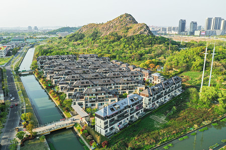 雷神山建设山上的别墅建筑背景