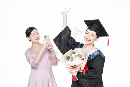 妈妈庆祝女儿大学毕业图片