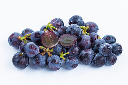 白色背景下的水果白色背景下的葡萄背景