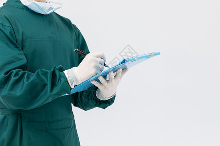 棒球服外套穿着手术服在文件夹上签字的医生背景