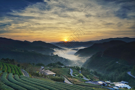 夕阳山顶山顶云海日出背景