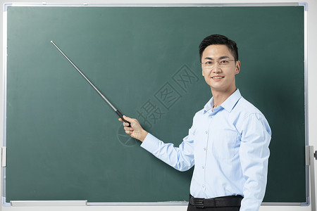 男性教师拿教棍讲课图片