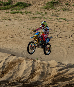 内蒙古库布其沙漠摩托车拉力赛背景图片