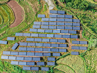 太阳能发电站俯拍湖南湘西乡村太阳能背景