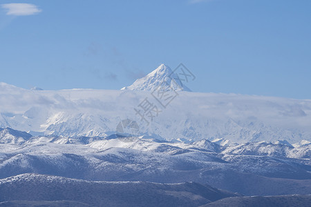 贡嘎雪山图片