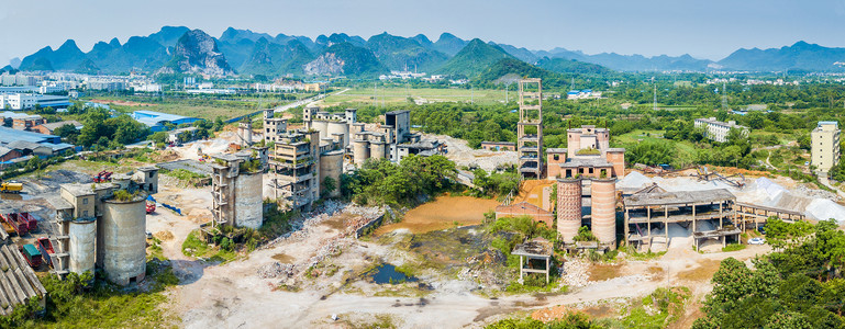 全景航拍废弃水泥厂环境污染背景图片