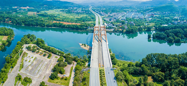 全景航拍磨盘山大桥吊桥漓江风景区背景图片