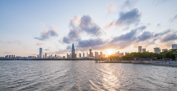 种豆南山下夕阳下深圳湾建筑群背景