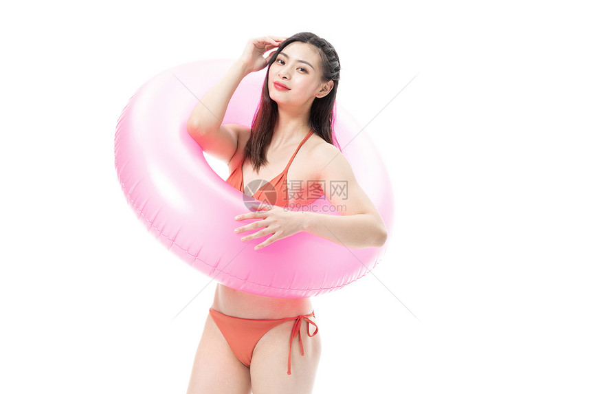 夏日泳装美女拿着游泳圈图片