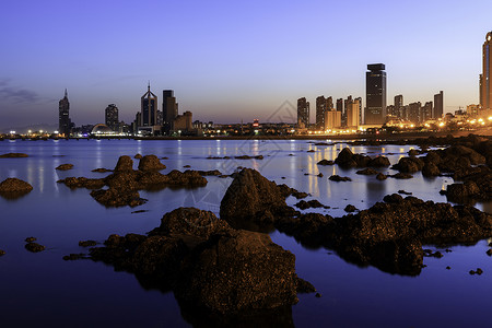 市南区青岛老城区栈桥夜景背景