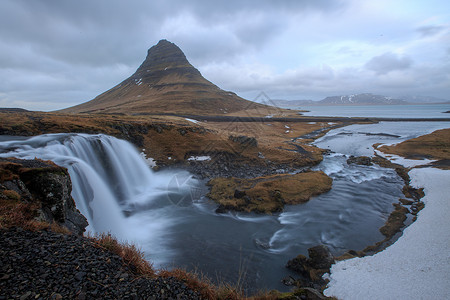 冰岛草帽山迷人的自然美景背景