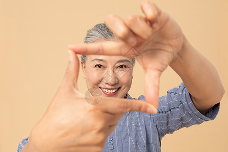 老年女性手势图片