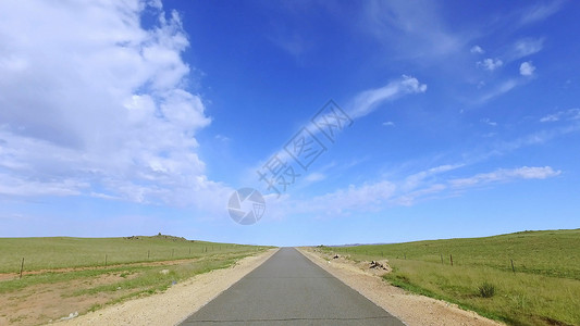 通向远方的道路内蒙古的草原天路背景