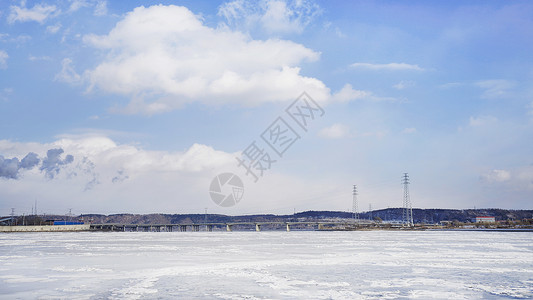 江雪素材冬季黑龙江省牡丹江上的跨江桥梁背景