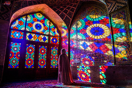 琉璃窗伊朗设拉子粉红清真寺背景