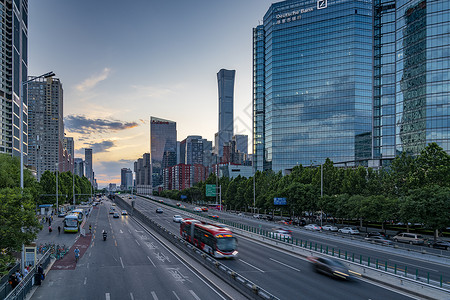 北京国贸中心日落北京长安街国贸中心交通背景