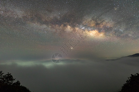 乌蒙大草原星空背景图片