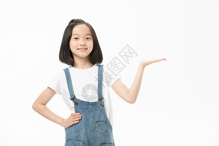 宣传画册整体短发小女孩做展示手势背景