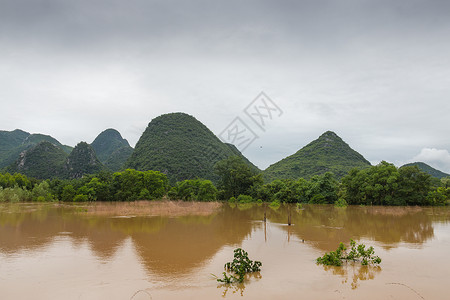 暴雨洪水淹没农田背景图片