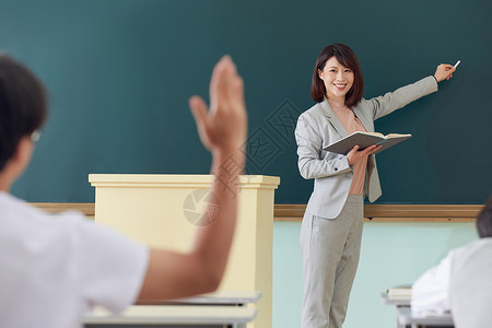 学生课堂举手踊跃发言背景图片