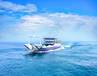 蓝色航海韩国海上一艘轮船背景