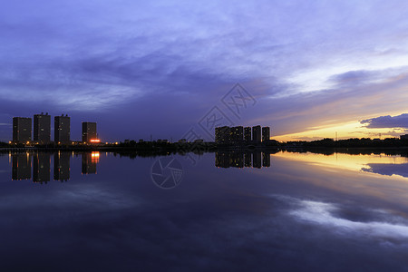 云时代大庆市万宝湖夜景背景