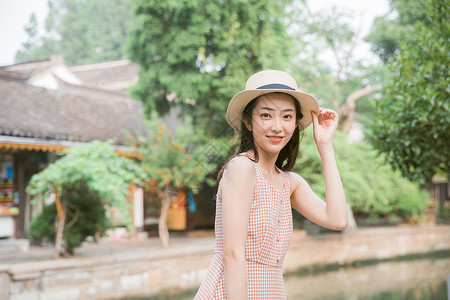 朱家角北大街夏日美女古镇旅游背景