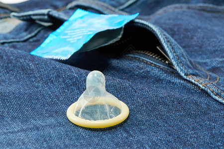 避孕药和避孕套背景图片